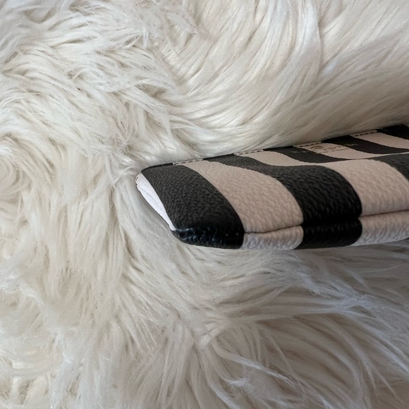 Kate Spade Black & White Stripe Coated Canvas Wristlet NWOT - Picture 6 of 7